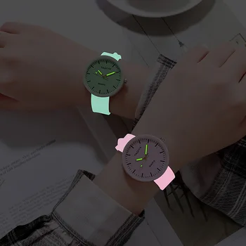 Модерен мъжки часовник Луксозни Светещите стрелки на Силикон каишка За часовник Часовник За жени, Спортни Ръчни Часовници Двойка Подаръци Reloj Hombre Montre