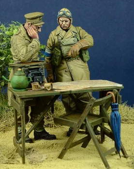 1/35 Мащаб Molded Под Натиска на Смола Два Войник от Втората Световна Война (включително Таблица) Модел От Смола Сиво Модел Неокрашенная