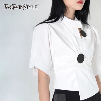 TWOTWINSTYLE Бели Ежедневни ризи с изрезки Женски нередовен яка с къс ръкав Асиметрични Корейски модни дамски блузи 2022 Нова