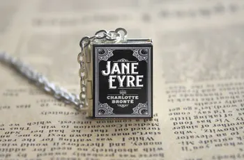 Джейн Еър Корицата на книгата на Медальон, Огърлица ключодържател сребърен и бронзов тон B0969